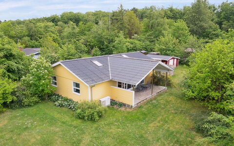 Barth - 950M from the Sea: Dak, Huis, Deur, Verblijf, Schaduw, Siding, Werf, Landgoed, Backyard