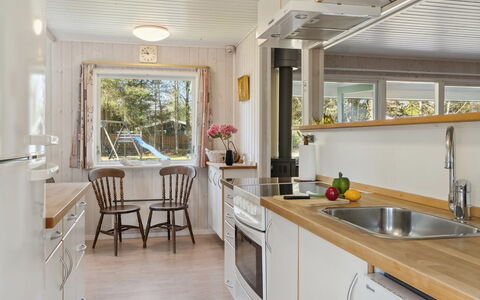 Fenja - 1.2Km from the Sea: Hout, Dak, Architectuur, Huis, Huis, Verblijf, Siding, Hardwood, Helling, Landgoed