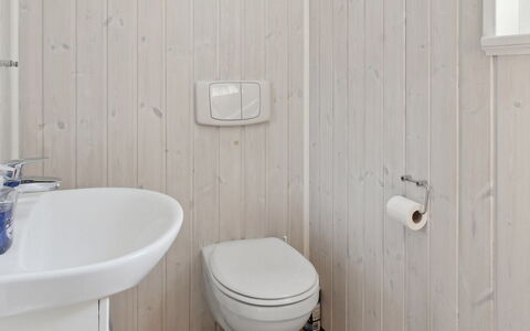 Fenja - 1.2Km from the Sea: Hout, Dak, Architectuur, Huis, Huis, Verblijf, Siding, Hardwood, Helling, Landgoed