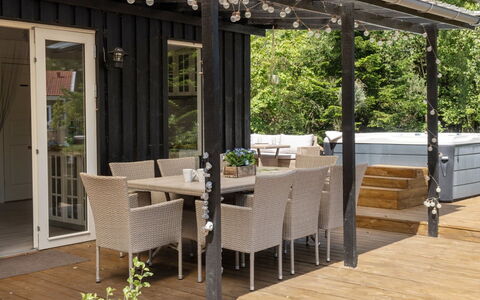 Thorlak - 860M from the Sea: Dak, Huis, Land Lot, Huis, Verblijf, Landgoed, Garden Gebouwen, Schaduw, Blokhut, Landscaping