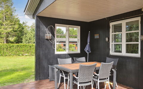 Brunhilde - 850M from the Sea: Vegetation, Struik, De Lente, Verblijf, Tuin, Schaduw, Backyard, Werf, Stoel