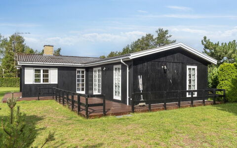 Brunhilde - 850M from the Sea: Vegetation, Struik, De Lente, Verblijf, Tuin, Schaduw, Backyard, Werf, Stoel