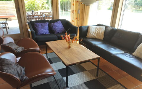 Aase - 950M from the Sea: Meubilair, Interieur Ontwerp, Flooring, Hout, Verdieping, Plafond, Houten Vloer, Stoel, Tafel, Verlichting