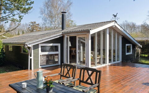 Gisella - 200M from the Sea: Dak, Huis, Land Lot, Huis, Verblijf, Landgoed, Garden Gebouwen, Schaduw, Blokhut, Landscaping