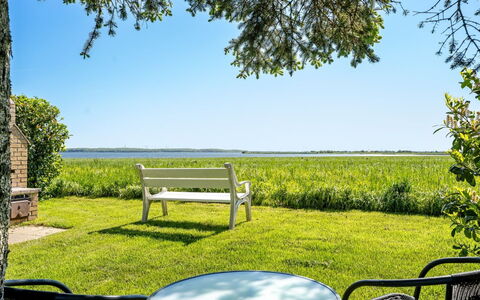 Maleen - 150M to the Fjord: Dak, Huis, Land Lot, Huis, Verblijf, Landgoed, Garden Gebouwen, Schaduw, Blokhut, Landscaping