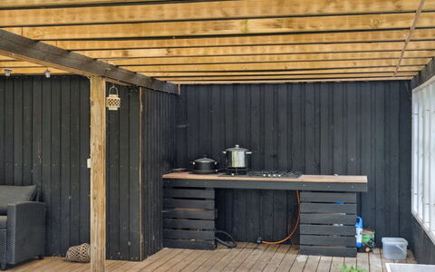 Finja - 6Km from the Sea: Dak, Huis, Huis, Verblijf, Siding, Landgoed, Oprit, Garden Gebouwen, Werf, Schuur