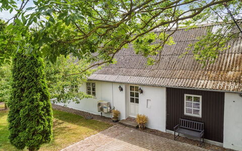 Finja - 6Km from the Sea: Dak, Huis, Huis, Verblijf, Siding, Landgoed, Oprit, Garden Gebouwen, Werf, Schuur