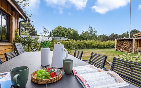 Zekine - 700M from the Sea: Dak, Huis, Huis, Verblijf, Siding, Landgoed, Oprit, Garden Gebouwen, Werf, Schuur