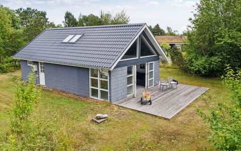 Haghbarth - 400M from the Sea: Dak, Huis, Huis, Verblijf, Siding, Landgoed, Oprit, Garden Gebouwen, Werf, Schuur