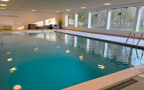 Dana - 525M from the Sea: Dak, Huis, Deur, Verblijf, Schaduw, Siding, Werf, Landgoed, Backyard
