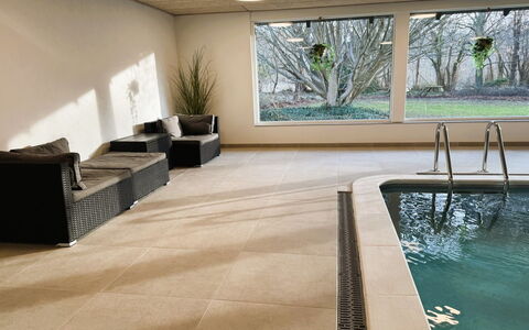 Dana - 525M from the Sea: Dak, Huis, Deur, Verblijf, Schaduw, Siding, Werf, Landgoed, Backyard