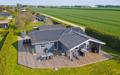 Anella - 200M from the Sea: Meubilair, Interieur Ontwerp, Flooring, Hout, Verdieping, Plafond, Houten Vloer, Stoel, Tafel, Verlichting