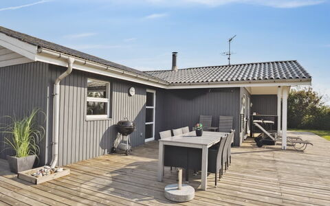 Anella - 200M from the Sea: Meubilair, Interieur Ontwerp, Flooring, Hout, Verdieping, Plafond, Houten Vloer, Stoel, Tafel, Verlichting