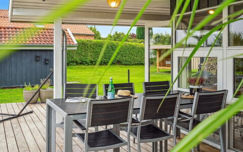 Hjalmsvider - 300M from the Sea: Meubilair, Hout, Buitenmeubels, Stoel, Tafel, Veranda, Keuken En Eettafel, Buitentafel, Flooring, Dek