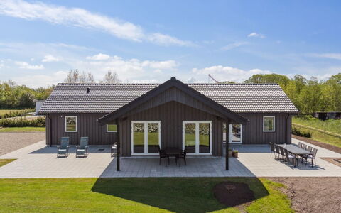 Ika - 450M from the Sea: Meubilair, Interieur Ontwerp, Flooring, Hout, Verdieping, Plafond, Houten Vloer, Stoel, Tafel, Verlichting