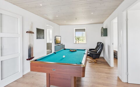 Ika - 450M from the Sea: Meubilair, Interieur Ontwerp, Flooring, Hout, Verdieping, Plafond, Houten Vloer, Stoel, Tafel, Verlichting