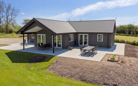 Ika - 450M from the Sea: Meubilair, Interieur Ontwerp, Flooring, Hout, Verdieping, Plafond, Houten Vloer, Stoel, Tafel, Verlichting