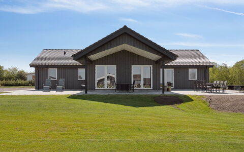 Ika - 450M from the Sea: Meubilair, Interieur Ontwerp, Flooring, Hout, Verdieping, Plafond, Houten Vloer, Stoel, Tafel, Verlichting