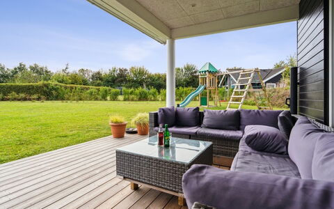 Amdi - 700M from the Sea: Architectuur, Dak, Huis, Samengesteld Materiaal, Daylighting, Siding, Oprit