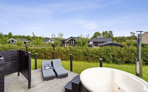Amdi - 700M from the Sea: Architectuur, Dak, Huis, Samengesteld Materiaal, Daylighting, Siding, Oprit