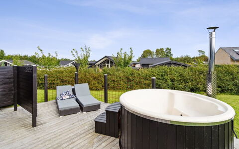 Amdi - 700M from the Sea: Architectuur, Dak, Huis, Samengesteld Materiaal, Daylighting, Siding, Oprit