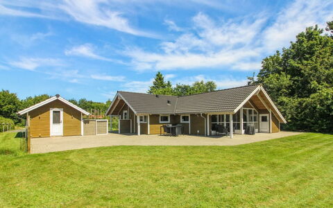 Sanna - 30Km from the Sea: Dak, Huis, Huis, Verblijf, Deur, Siding, Dek, Veranda, Plank, Hardwood
