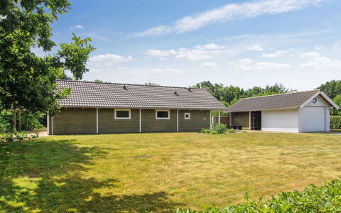 Sanna - 30Km from the Sea: Dak, Huis, Huis, Verblijf, Deur, Siding, Dek, Veranda, Plank, Hardwood
