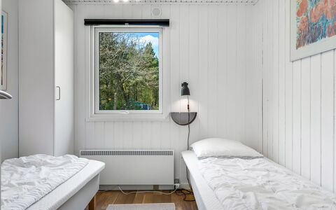 Eli - 1.5Km to the Fjord: Hout, Slaapkamer, Bedding, Bed, Bed Frame, Laken, Plank, Hardwood, Beits, Verf