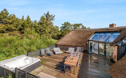 Kimon - 750M from the Sea: Meubilair, Buitenmeubels, Tableware, Tafel, Drinkware, Stoel, Buitentafel, Voedsel, Fles