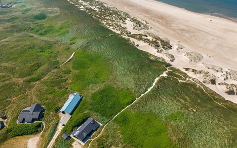 Flepko - 50M from the Sea: Meubilair, Hout, Interieur Ontwerp, Flooring, Verdieping, Stoel, Kamer, Plafond, Woonkamer, Appartement
