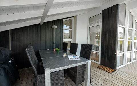 Flepko - 50M from the Sea: Meubilair, Hout, Interieur Ontwerp, Flooring, Verdieping, Stoel, Kamer, Plafond, Woonkamer, Appartement