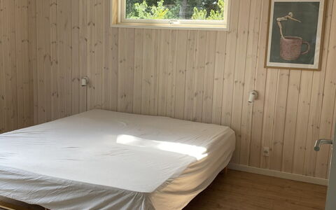Anne - 150M from the Sea: Dak, Huis, Deur, Verblijf, Schaduw, Siding, Werf, Landgoed, Backyard