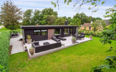 Elma - 350M from the Sea: Meubilair, Interieur Ontwerp, Flooring, Hout, Verdieping, Plafond, Houten Vloer, Stoel, Tafel, Verlichting