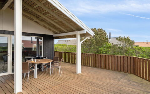Wolter - 700M from the Sea: Huis, Dak, Huis, Verblijf, Schuur, Garden Gebouwen, Siding, Werf, Blokhut, Hut