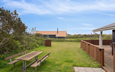 Wolter - 700M from the Sea: Huis, Dak, Huis, Verblijf, Schuur, Garden Gebouwen, Siding, Werf, Blokhut, Hut