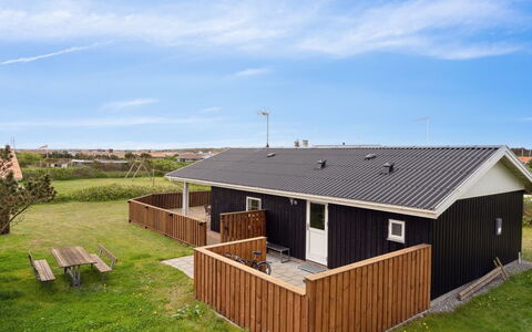 Wolter - 700M from the Sea: Huis, Dak, Huis, Verblijf, Schuur, Garden Gebouwen, Siding, Werf, Blokhut, Hut