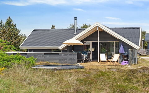 Myrte - 900M from the Sea: Meubilair, Interieur Ontwerp, Flooring, Hout, Verdieping, Plafond, Houten Vloer, Stoel, Tafel, Verlichting