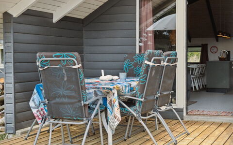 Myrte - 900M from the Sea: Meubilair, Interieur Ontwerp, Flooring, Hout, Verdieping, Plafond, Houten Vloer, Stoel, Tafel, Verlichting