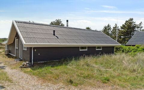 Myrte - 900M from the Sea: Meubilair, Interieur Ontwerp, Flooring, Hout, Verdieping, Plafond, Houten Vloer, Stoel, Tafel, Verlichting