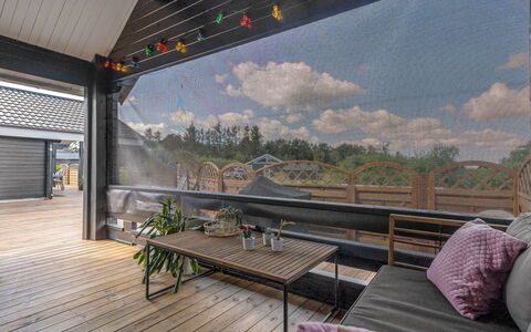 Gizella - 500M to the Fjord: Meubilair, Interieur Ontwerp, Flooring, Hout, Verdieping, Plafond, Houten Vloer, Stoel, Tafel, Verlichting