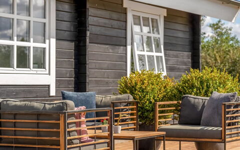 Gizella - 500M to the Fjord: Meubilair, Interieur Ontwerp, Flooring, Hout, Verdieping, Plafond, Houten Vloer, Stoel, Tafel, Verlichting