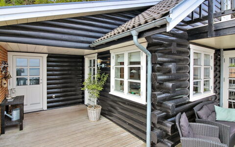 Sander - 10M to the Fjord: Meubilair, Interieur Ontwerp, Flooring, Hout, Verdieping, Plafond, Houten Vloer, Stoel, Tafel, Verlichting
