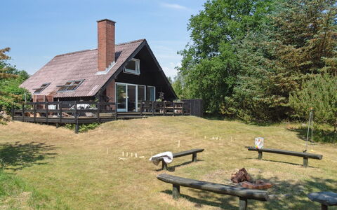 Nadia - 300M to the Fjord: Blauw, Struik, Verblijf, Groundcover, Tuin, Landgoed, Schaduw, Landscaping, Boerderij, Eco Hotel