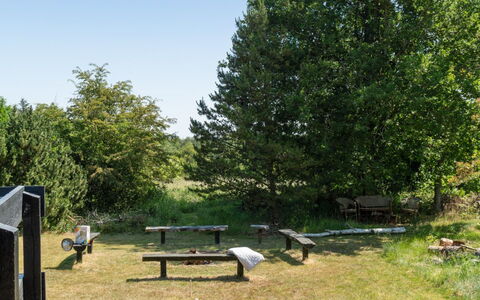 Nadia - 300M to the Fjord: Blauw, Struik, Verblijf, Groundcover, Tuin, Landgoed, Schaduw, Landscaping, Boerderij, Eco Hotel