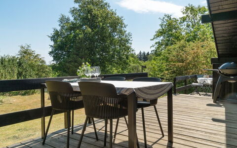 Nadia - 300M to the Fjord: Blauw, Struik, Verblijf, Groundcover, Tuin, Landgoed, Schaduw, Landscaping, Boerderij, Eco Hotel