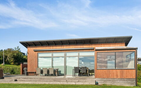 Ljupka - 800M from the Sea: Architectuur, Dak, Huis, Samengesteld Materiaal, Daylighting, Siding, Oprit