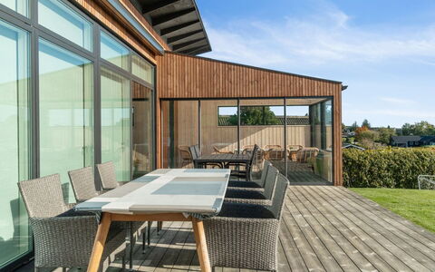 Ljupka - 800M from the Sea: Architectuur, Dak, Huis, Samengesteld Materiaal, Daylighting, Siding, Oprit