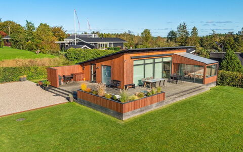 Ljupka - 800M from the Sea: Architectuur, Dak, Huis, Samengesteld Materiaal, Daylighting, Siding, Oprit