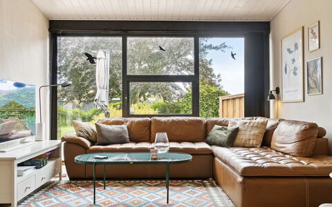 Joseline - 150M from the Sea: Architectuur, Dak, Huis, Samengesteld Materiaal, Daylighting, Siding, Oprit
