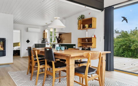 Joseline - 150M from the Sea: Architectuur, Dak, Huis, Samengesteld Materiaal, Daylighting, Siding, Oprit